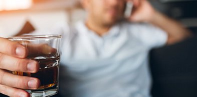 Bliska osoba decyduje się na wszywkę - jak ją wspierać