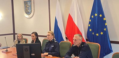 Dyrektorzy szkół, policja i samorząd rozmawiali o problemach młodzieży