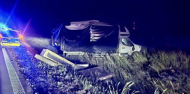 Groźne dachowanie na autostradzie A4 w kierunku Legnicy