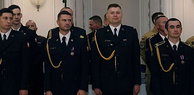 Strażacy świętowali w Akademii Rycerskiej. Wręczono medale i akty awansów