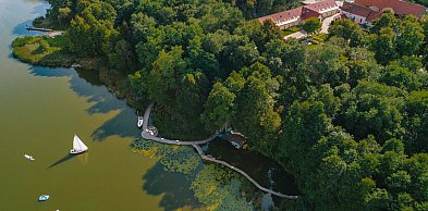 Jezioro Wojnowskie na weekend z Legnicy – pomysł na spokojny pobyt
