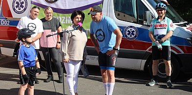 Pedałują po zdrowie i pamięć. Ponad 80 cyklistów wystartowało z Legnicy