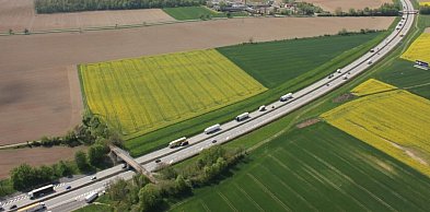 Drogowcy naprawią betonową nawierzchnię między Krzyżową i Krzywą