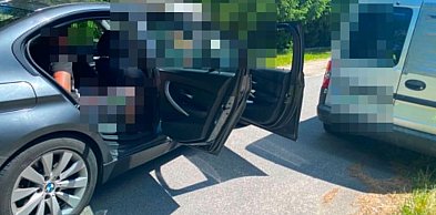 Miał dwa zakazy, był poszukiwany i próbował uciec przed kontrolą
