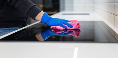 Sekret czystej kuchni, czyli do czego naprawdę służy ściereczka z mikrofibry