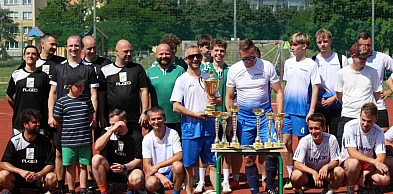 Emocje na legnickim tartanie. ZUIG PL-GEO zdobywa Puchar osiedla Piekary