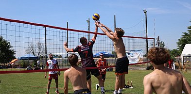 Siatkarski Piknik w Siedliskach: emocje, pot i sportowy duch na boisku