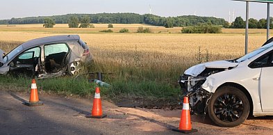 VW Golf wpadł do rowu po kolizji z Oplem na trasie Koskowice–Kłębanowice
