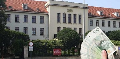 ZUS przypomina o ważnym terminie. Spóźnienie oznacza stratę pieniędzy