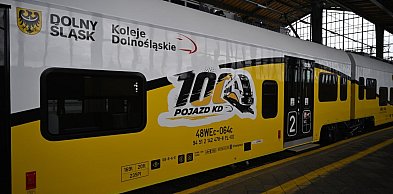 Na legnickim dworcu stanął nowy Elf z PESY. To setny pojazd we flocie KD