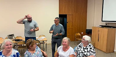 Seniorzy z Legnickiego Pola uczyli się bezpieczeństwa w sieci