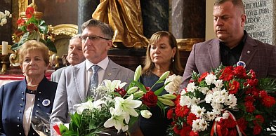 Kwiaty i modlitwa za tych, którzy nie doczekali grobów ani sprawiedliwości
