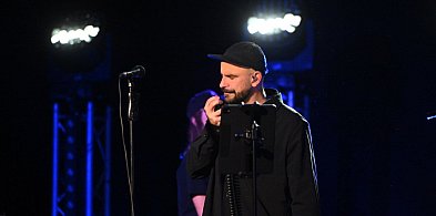 Fisz i Emade i publika w Maneżowej w swoim żywiole-115857