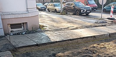 Zamiast kostki granitowe płyty na Powstańców Śląskich. Skąd taka decyzja?-118869