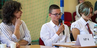 Szkoła Podstawowa nr 9 gospodarzem międzyszkolnej debaty o demokracji-113924