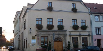 Młodzi chojnowianie zostali uhonorowani przez burmistrza Jana Serkiesa-114006