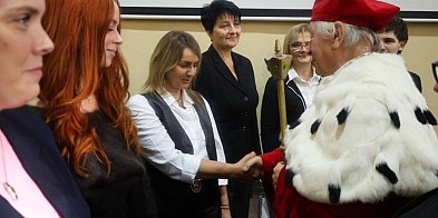 Wyższa Szkoła Medyczna rozpoczęła kolejny etap kształcenia pielęgniarek-115827