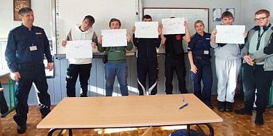 Rozmawiali o tym, że za każdy czyn trzeba wziąć odpowiedzialność.-116702