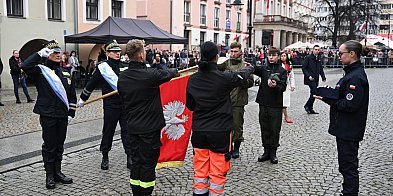 Z dumą, w skupieniu i pod biało-czerwonymi barwami ślubowali kadeci VII LO-117371