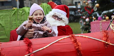 Święty Mikołaj ruszył w trasę po gminie Kunice-118947