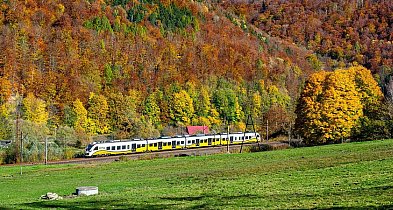 Długi weekend na torach. KD zapraszają na jesienną podróż po regionie-117125