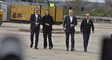 Donald Tusk o miedzi i bezpieczeństwie Polski podczas wizyty w KGHM-117575