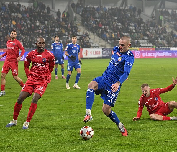 Trzecia wygrana z rzędu. Kuchko trafia w końcówce i Miedź pokonuje Odrę 2:1-118974