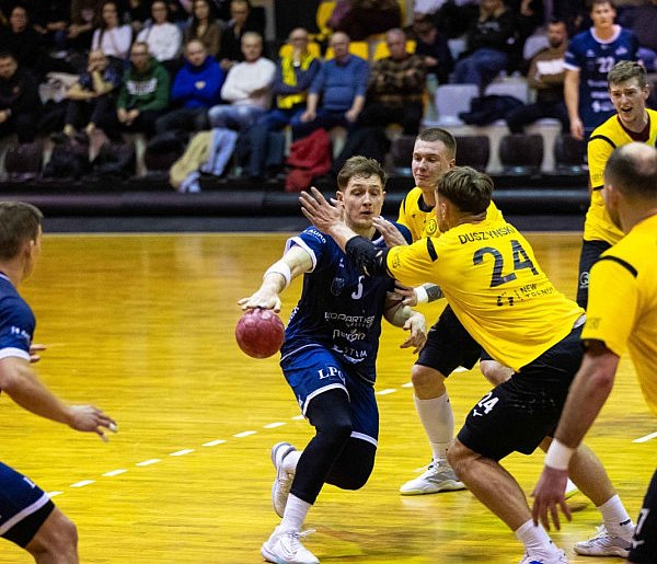 Szalony mecz w Wągrowcu. Grad bramek, kary, czerwone kartki-119037