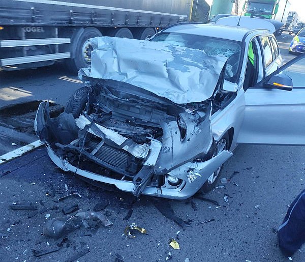 Poważny wypadek na autostradzie A4. Ciężarna wśród poszkodowanych-119799