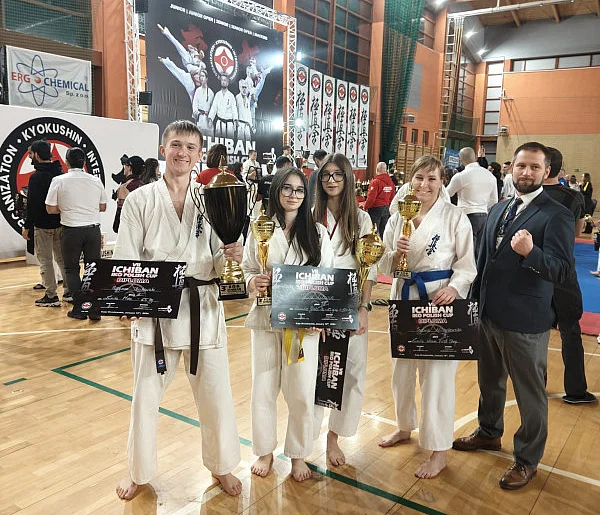 Zawodnicy Fight Hobby zdobyli pięć medali na zawodach w Kątach Wrocławskich-120871