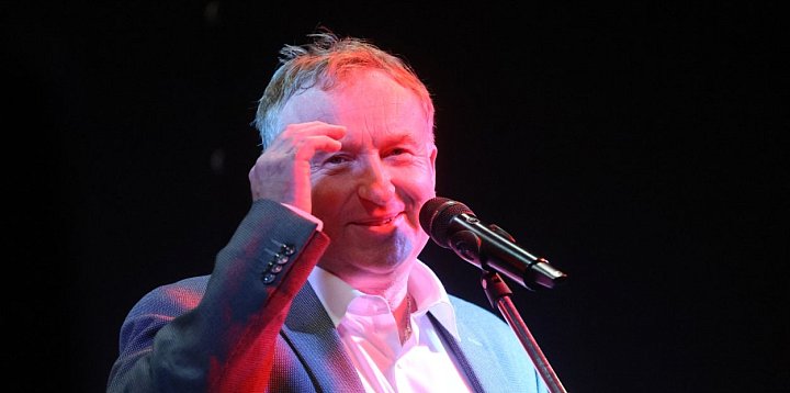 Patriotyzm z humorem i wzruszeniem-117359