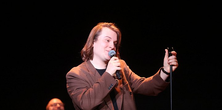 Bonaventura zagrał „witaj, powiedz”-118584