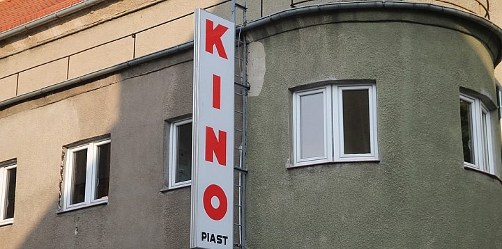 Seans w kinie Piast i debata o kobiecości-118734