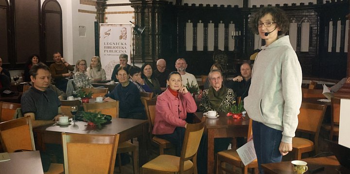 Spotkanie autorskie z Anną Podczaszy-118911