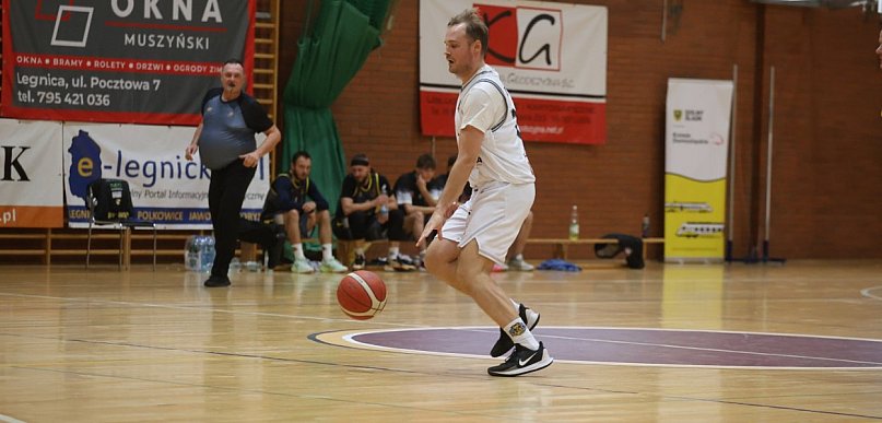 KS Basket Legnica uległ w Wałbrzychu