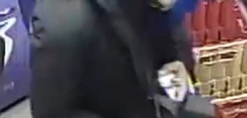 Ukradli karty i ruszyli na zakupy. Szuka ich policja