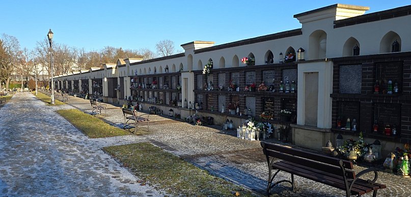 Ostatnie pożegnanie mieszkańców Legnicy, którzy odeszli w minionym tygodniu