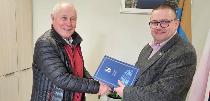 Wójt Krzysztof Błądziński podpisał umowę na modernizację czterech dróg