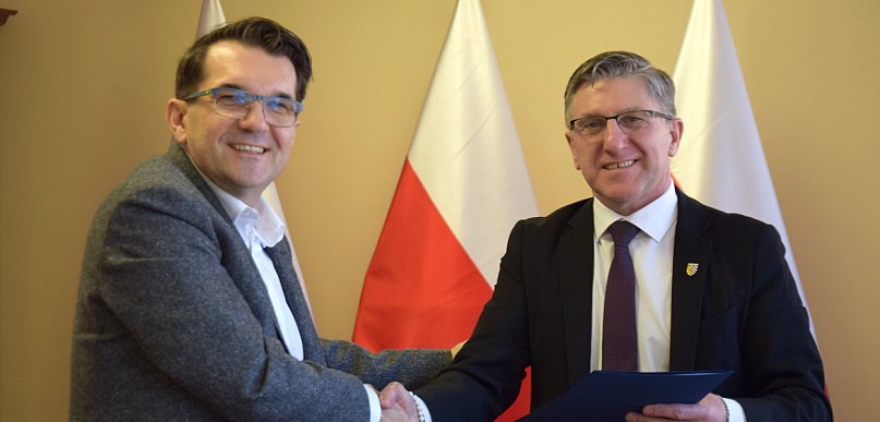 Podpisano umowę na modernizację drogi powiatowej w Groblach