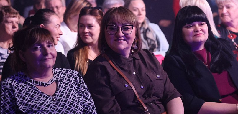 Muzyka, taniec i dobra zabawa na Dzień Kobiet w Legnickim Polu