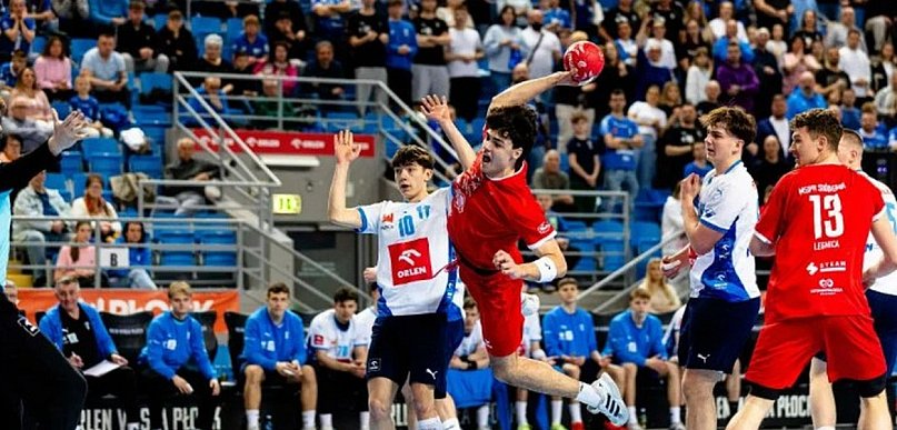 Srebro juniorów Siódemki Legnica po wielkiej bitwie w finale z Wisłą Płock