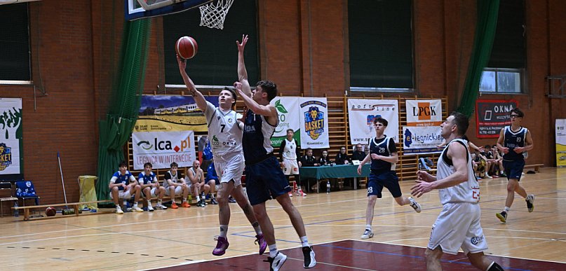 KS Basket Legnica z wysokim zwycięstwem na Piekarach