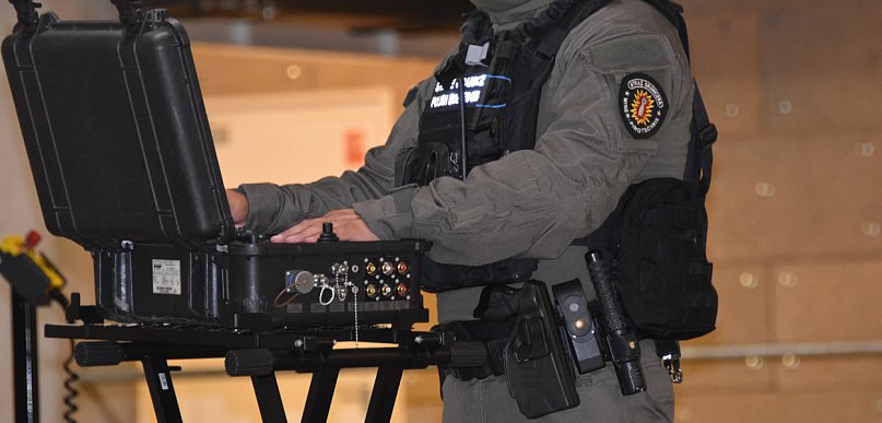 „Żart” o bombie uruchomił procedury i skończył się mandatami