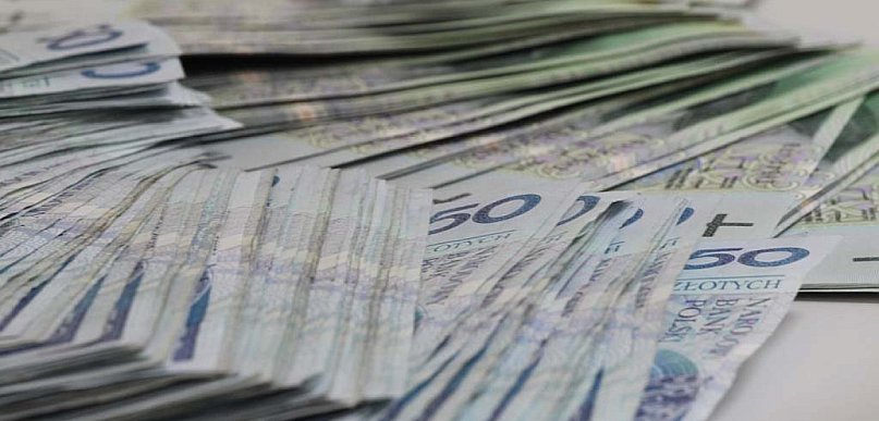 Uwierzył w inwestycję reklamowaną w sieci i stracił ponad 300 tys. zł