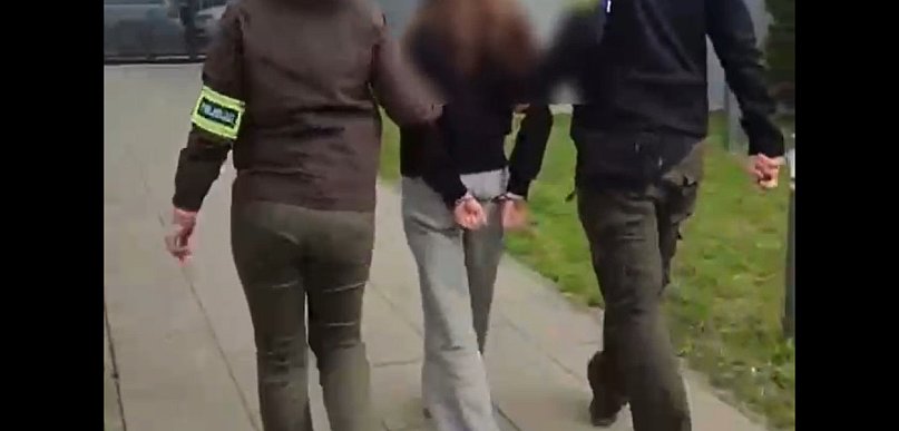 Zatrzymali 13-latkę, która złamała kobiecie nos. O jej losach zdecyduje sąd