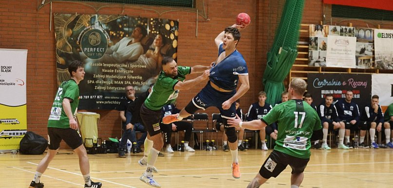 Czy Siódemka Miedź rzuci wyzwanie wiceliderowi Ligi Centralnej?