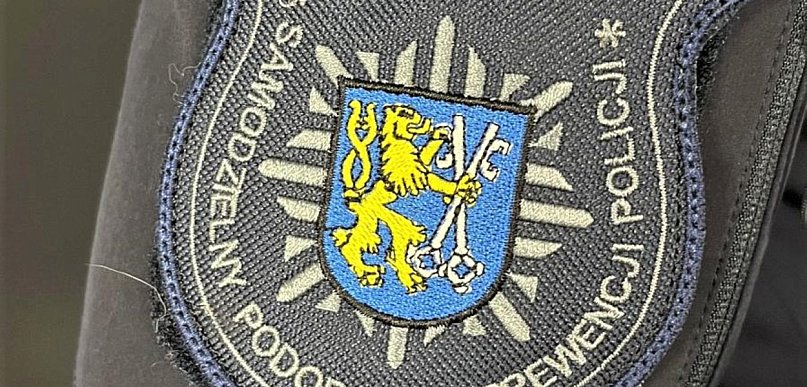 Zdradziło go nerwowe zachowanie, był poszukiwany i miał zakaz