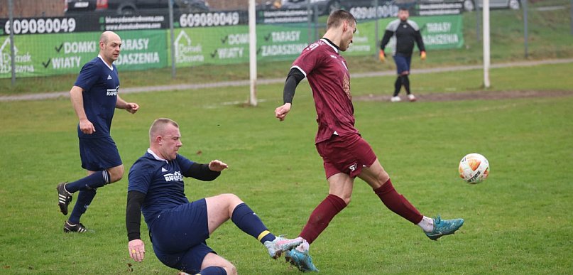 Piłkarskie niższe ligi: wyniki niedzielnych spotkań