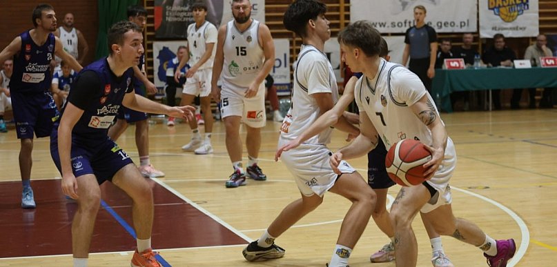 Basket Legnica rozpoczyna baraże o awans do II ligi koszykówki