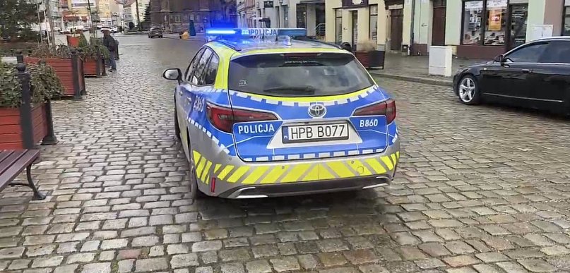 Dwa zakazy i brak uprawnień nie powstrzymały go przed jazdą